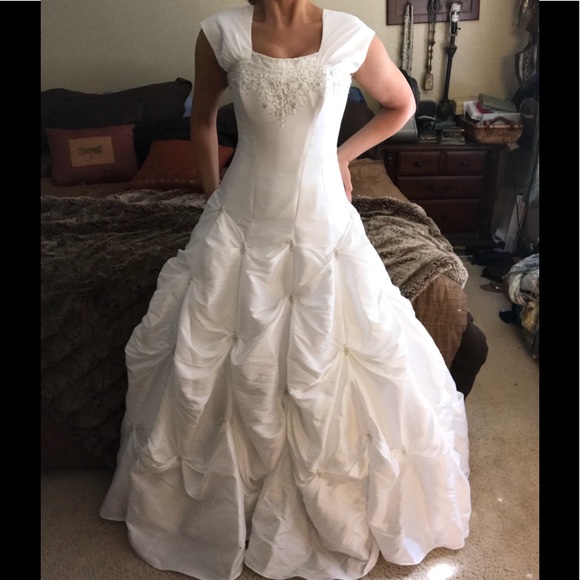 Alfred Angelo Modest Corset Lace Up Wedding Dress - Picture 3 of 8